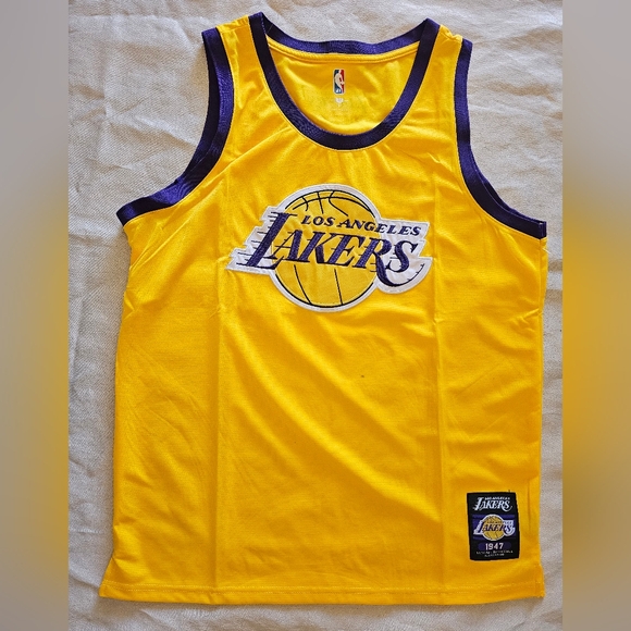 Lakers 23 - Picture 2 of 6